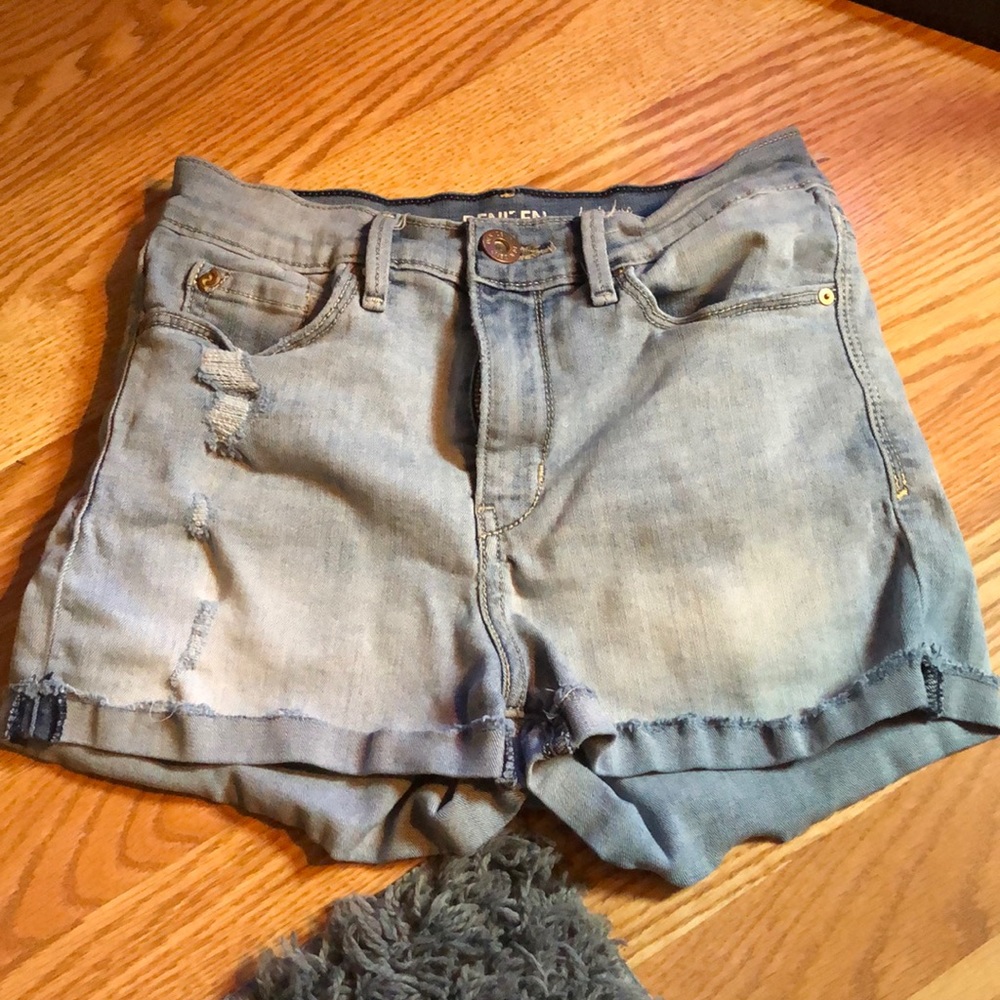 Levi’s denizen high rise shortie jean shorts